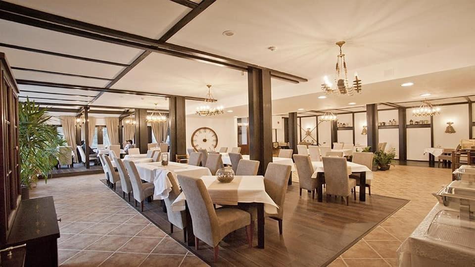 Hotel Regina Sinaia Esterno foto